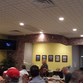 Isla Del Encanto - Full house on a Thursday night! - Puerto Rican Near Me - Miami, Florida Isla Del Encanto - Full house on a Thursday night! - Puerto Rican Near Me - Miami, Florida