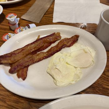 Cracker Barrel Old Country Store - Bacon and sunny side up eggs - Southern Near Me - Shreveport, Louisiana Cracker Barrel Old Country Store - Bacon and sunny side up eggs - Southern Near Me - Shreveport, Louisiana