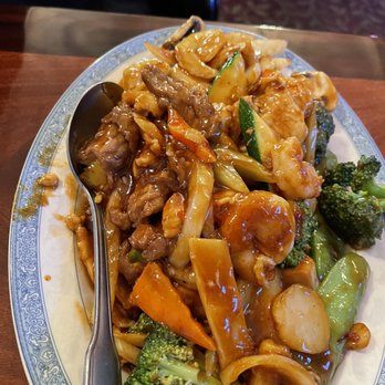 Yan's Chinese Restaurant - All in the family diner Chicken, beef, shrimp - Chinese Near Me - McMinnville, Oregon Yan's Chinese Restaurant - All in the family diner Chicken, beef, shrimp - Chinese Near Me - McMinnville, Oregon