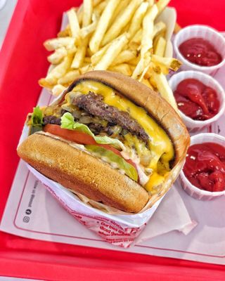 In-N-Out Burger by null
