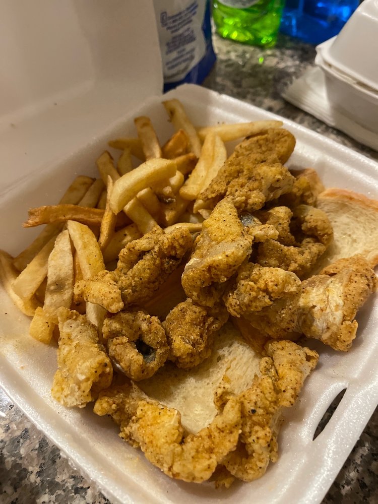 PEPPER’S WINGS & FISH Updated October 2024 18 Photos 1533 E