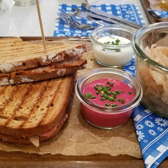 Vollpension Generationencafé - Every bite, better than the last. - Cafes Near Me - Vienna, 9 Vollpension Generationencafé - Every bite, better than the last. - Cafes Near Me - Vienna, 9