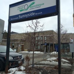 Ottawa Public Library / Bibliothèque publique d'Ottawa - Signage and parking lot