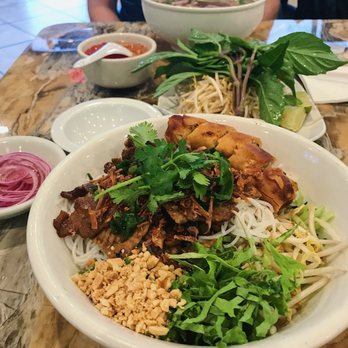 Que Huong Bistro - Grilled Pork Vermicelli - Vietnamese Near Me - Houston, Texas Que Huong Bistro - Grilled Pork Vermicelli - Vietnamese Near Me - Houston, Texas