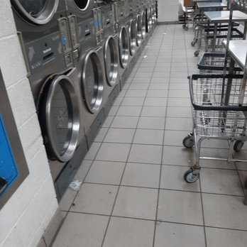 24 By 7 Coin Laundry - I think this is the worst it's ever been. - Laundromat Near Me - Hampton, Georgia