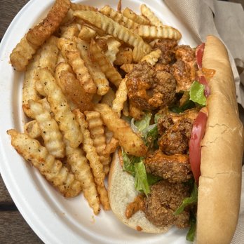 Southern Accent - Shrimp Po' Boy - Food Trucks Near Me - Bend, Oregon