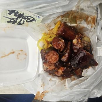 No Sauce AZ Smokehouse - Do you see this small container? You do not get a Whole Hot Link, you get 4 pieces for $16 - Barbeque Near Me - Chicago, Illinois No Sauce AZ Smokehouse - Do you see this small container? You do not get a Whole Hot Link, you get 4 pieces for $16 - Barbeque Near Me - Chicago, Illinois