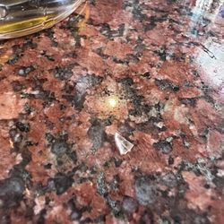 Royal Bar & Grill - Glass shard for my beer