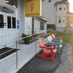 Summer House Ice Cream & Deli - Cute furniture outside