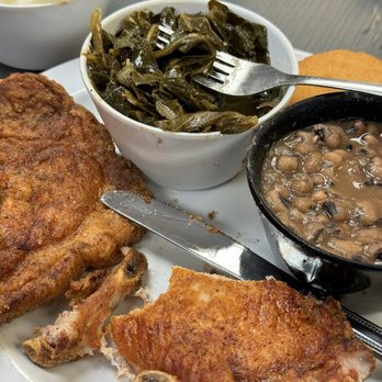 Ida Mae’s - Fried pork chops, collards and black eyed peas peas - Soul Food Near Me - Waxahachie, Texas Ida Mae’s - Fried pork chops, collards and black eyed peas peas - Soul Food Near Me - Waxahachie, Texas