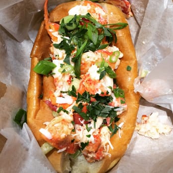 Red's Best - Go now. You're missing out while you drool over the photo. - Seafood Near Me - Boston, Massachusetts