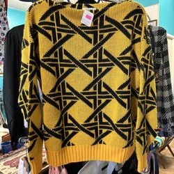 Collectibles Antiques Thrift Store - Vintage sweater