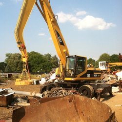 Pettit's Auto Parts & Recycling