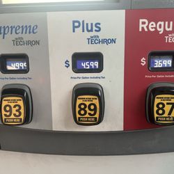 Chevron - This is the actual price not 299. Then it says up there if you buy a car wash you'll get $.70 off not $.70 off a gallon.