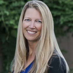 Dr. Lisa Rohe