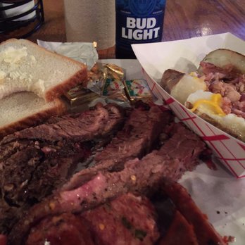 Hard Eight BBQ - Barbeque Near Me - Roanoke, Texas
