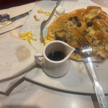 Silver Diner - The food is raw has no Flavor and service sucks - Diners Near Me - Alexandria, Virginia Silver Diner - The food is raw has no Flavor and service sucks - Diners Near Me - Alexandria, Virginia