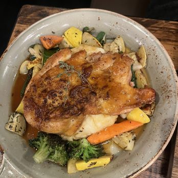 The Lodge Annapolis - Chicken w/ mixed veggies and mashed potatoes - American Near Me - Annapolis, Maryland The Lodge Annapolis - Chicken w/ mixed veggies and mashed potatoes - American Near Me - Annapolis, Maryland