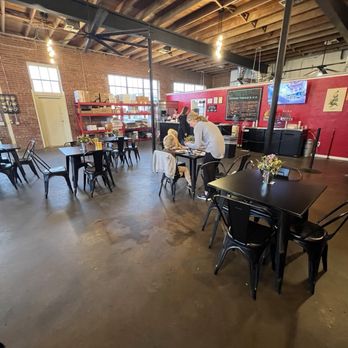 Toppled Turtle Brewing - Dining area for pizza - Breweries Near Me - Dumas, Texas