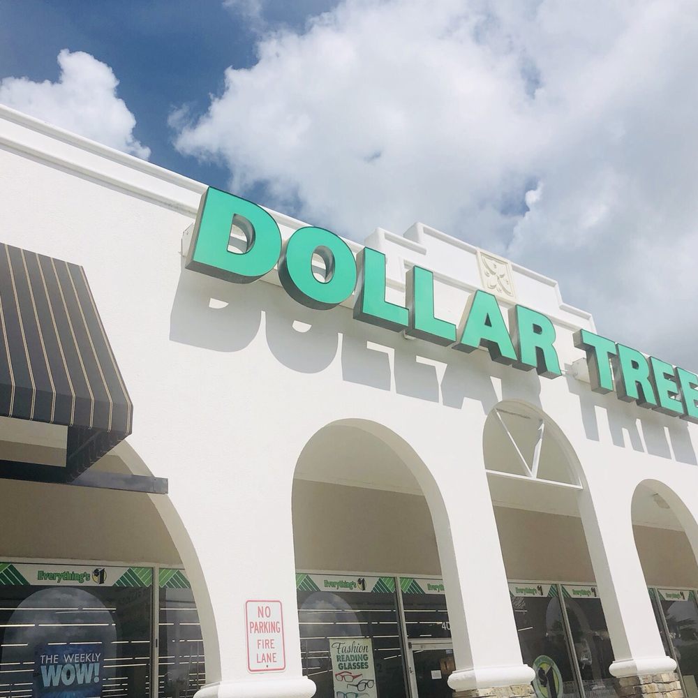 Dollar Tree - Logo outside - Discount Store Near Me - Deerfield Beach, Florida