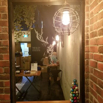 The Alley - Inside - Bubble Tea Near Me - Toronto, Ontario The Alley - Inside - Bubble Tea Near Me - Toronto, Ontario