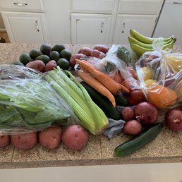 1 standard box plus extra potatoes, bananas and avocados.