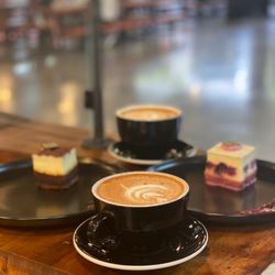 Le Petit Café - Happy Valley - Mochas and Desserts