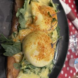 Smoked salmon Bennie