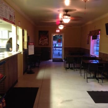 Big Boy's Pizzeria - Dining room is dark - Pizza Near Me - Connersville, Indiana