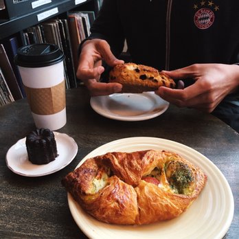 Choux Choux Bakery - Croissant, cannelle, and scone - Coffee & Tea Near Me - Everett, Washington