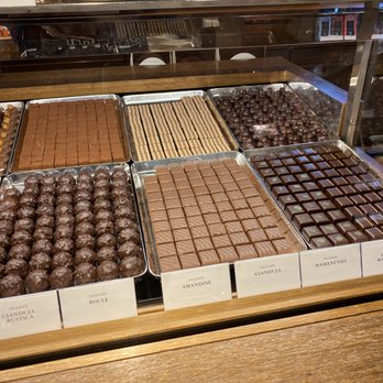 Sprüngli - Chocolatiers & Shops Near Me - Zürich, ZH Sprüngli - Chocolatiers & Shops Near Me - Zürich, ZH