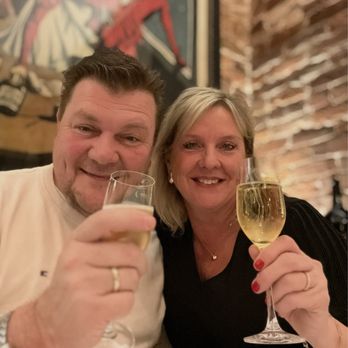 BL Brasserie - Start dinner with champagne - French Near Me - Paso Robles, California BL Brasserie - Start dinner with champagne - French Near Me - Paso Robles, California