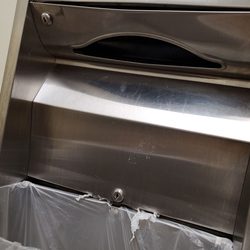 Casey's - No paper towels to dry your hands