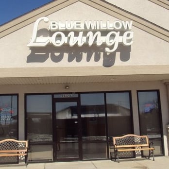 Blue Willow Lounge - the front of the building - Dive Bars Near Me - Macedonia, Ohio