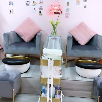 Create & Bloom Studio - Our lovely and beautiful Pedicure stations - Makeup Artists Near Me - Woodside, New York
