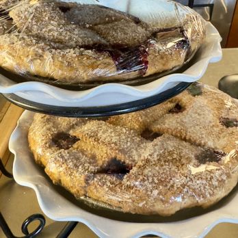 Karen's Bakery and Cafe - Berry pie - Bakeries Near Me - Folsom, California