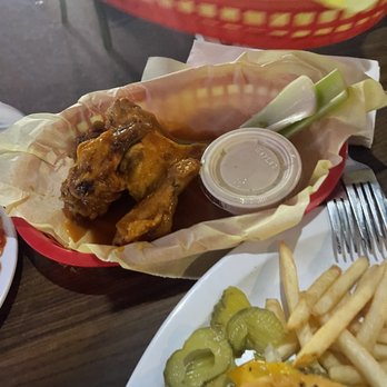 Wooden Chicken Pub - Habanero wings - New American Near Me - Portland, Oregon