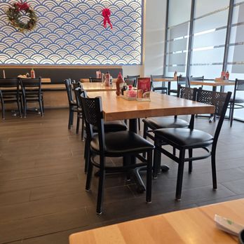 Itadaki Ramen Restaurant - Inside seating - Ramen Near Me - Arlington, Texas