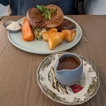 The Dorset - Sunday prime roast with extra gravy - British Near Me - Toronto, Ontario The Dorset - Sunday prime roast with extra gravy - British Near Me - Toronto, Ontario