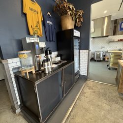 Drewish Deli and Healdsburg Bagel - Self service area