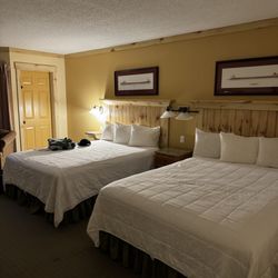 The Homestead - Hotel room 2 queen beds