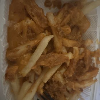 Famous Burgers - Chilli Chili Cheese Fries - Burgers Near Me - Long Beach, California