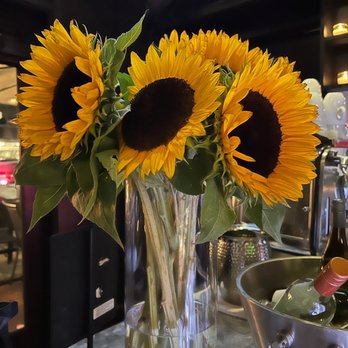 The Loft Cafe + Courtyard - New American Near Me - Edmonds, Washington