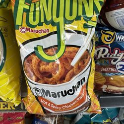 7-Eleven - Let's give it a try.. Hot & Spicy Chicken Ramen Funyuns