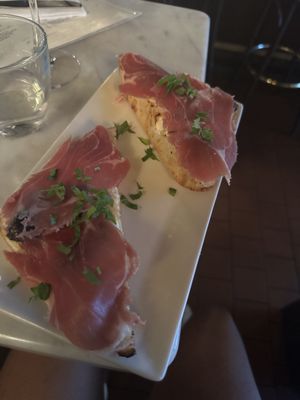 Vanguard Wine Bar (Upper East Side) by null