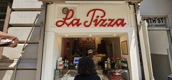 La Pizza by Tarallucci e Vino by null