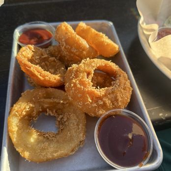 Public Coast Brewing - Sad onion rings - American Near Me - Cannon Beach, Oregon Public Coast Brewing - Sad onion rings - American Near Me - Cannon Beach, Oregon