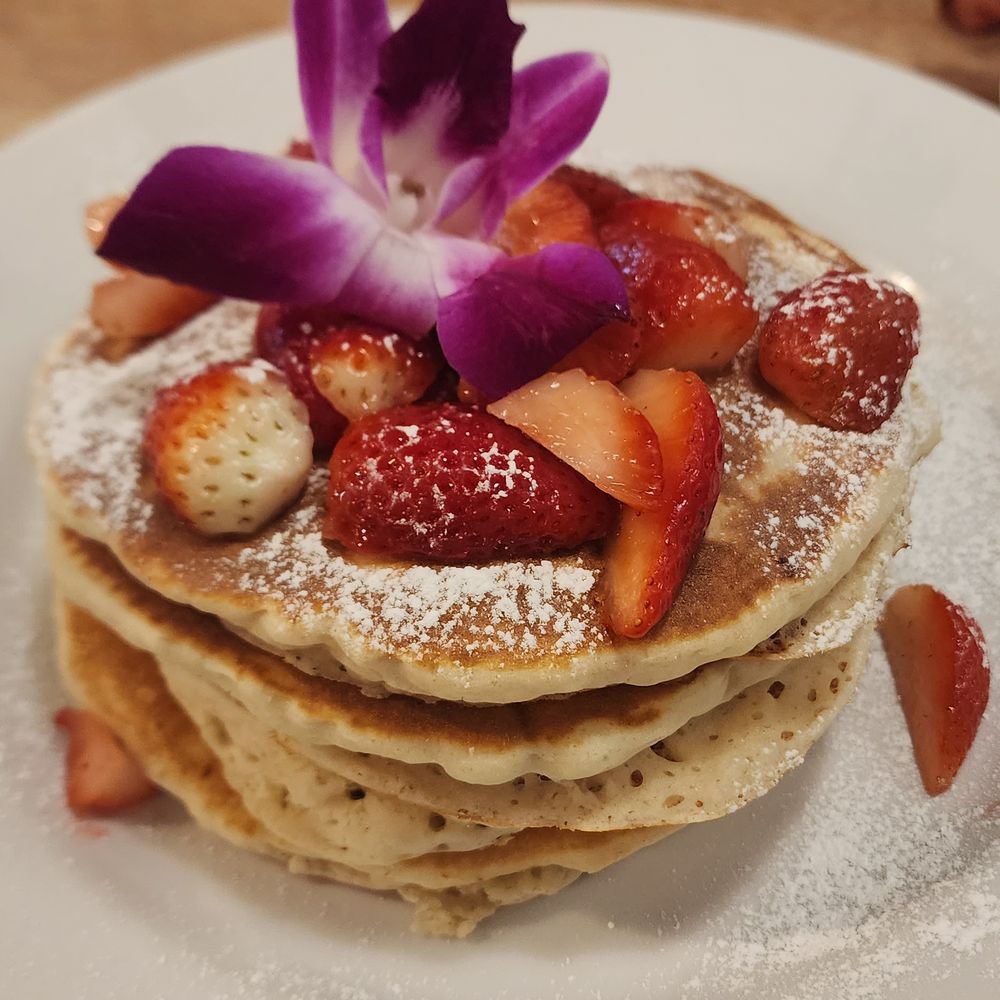 The Cracked Egg - Yummy Pancakes! - Breakfast & Brunch Near Me - Chicago, Illinois The Cracked Egg - Yummy Pancakes! - Breakfast & Brunch Near Me - Chicago, Illinois