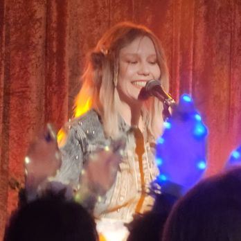 Jergel's Rhythm Grille - Molly Tuttle performance - American Near Me - Warrendale, Pennsylvania Jergel's Rhythm Grille - Molly Tuttle performance - American Near Me - Warrendale, Pennsylvania