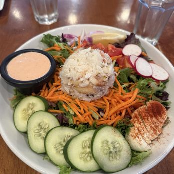 Bayshore Lounge - Crab & Shrimp Louie Salad - Breakfast & Brunch Near Me - Newport Beach, California